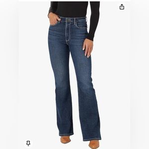 Women’s high-rise wrangler jeans